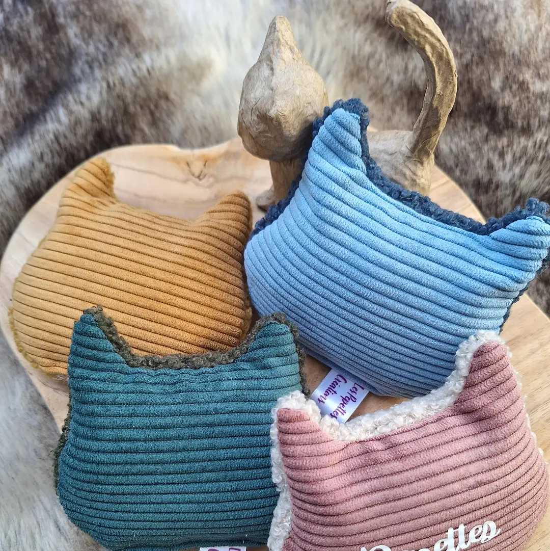 PILLOW CAT